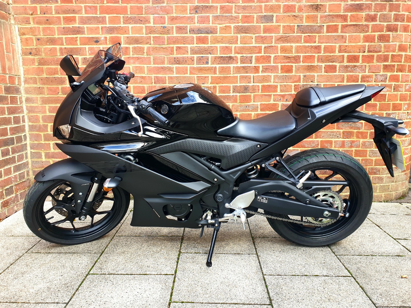 Stolen Yamaha R3 (RV71 LGY)